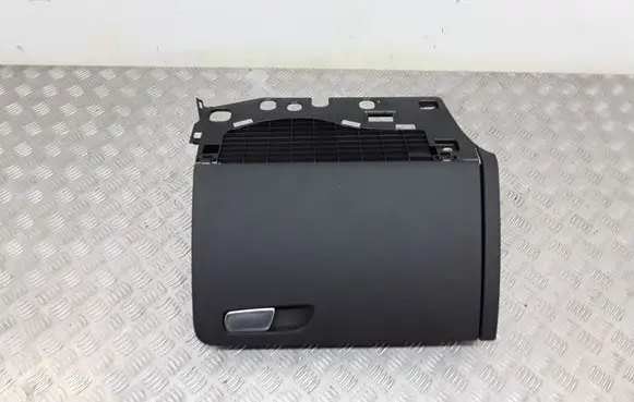 Audi Q5 SQ5 Glove box