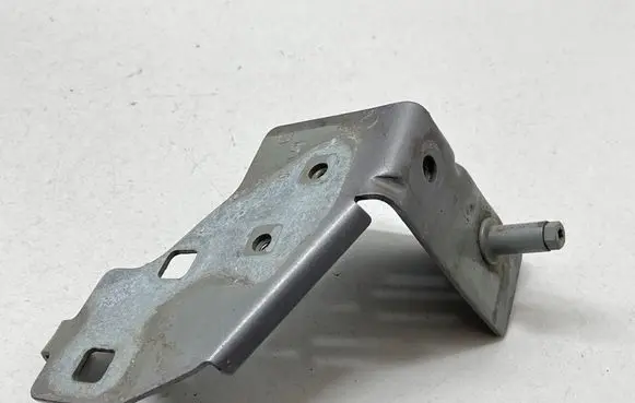 Renault Captur Fender mounting bracket 641802835R