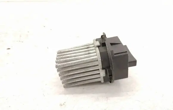 Mercedes-Benz E W210 Heater blower fan relay 2048707710 A2048707710