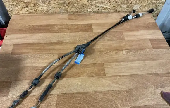 Ford Focus Gear shift cable linkage 4M5R7E395HD 6071120 EBZ9ADURA