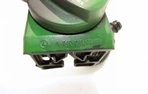 Mercedes-Benz A W169 Oil breather separator A6400100369