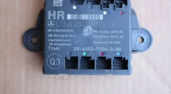 Mercedes-Benz C W204 Door central lock control unit/module 2048707826