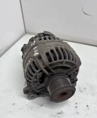 Volkswagen Sharan Generator/alternator 028903028E 0124515010