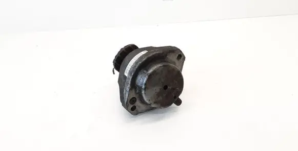 BMW 5 E60 E61 Engine mount bracket 6769874