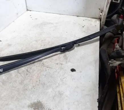 Toyota Auris 150 Windshield/front glass wiper blade 3451979