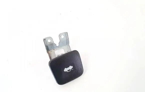 Chevrolet Captiva Engine bonnet (hood) release handle