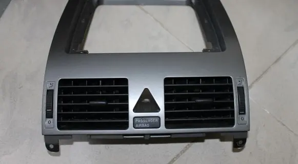 Volkswagen Touran I Dash center air vent grill 1T2819728E 1T2819728