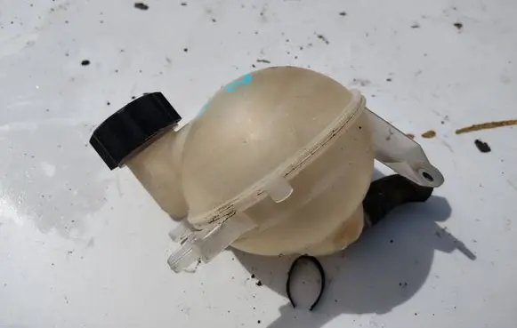 Peugeot 307 CC Coolant expansion tank/reservoir 
