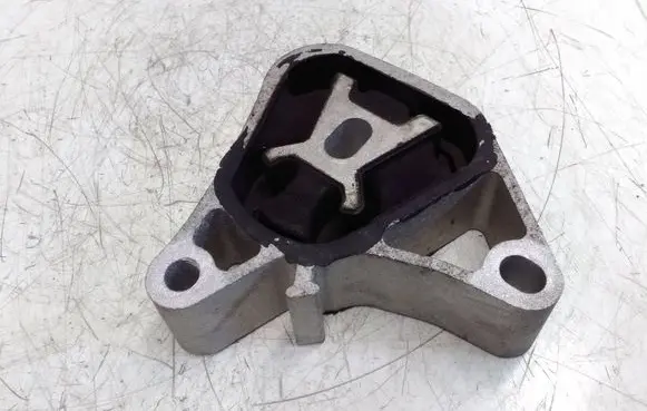 Mercedes-Benz GLA W156 Engine mount bracket
