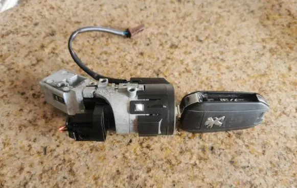 Peugeot 508 Ignition lock 9663123380