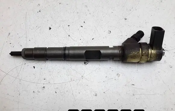 Audi A8 S8 D3 4E Fuel injector 0445110158
