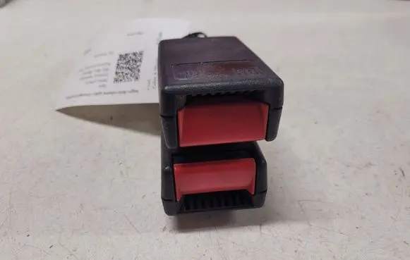 Opel Zafira A Middle seatbelt buckle (rear) 061373 31030390580904