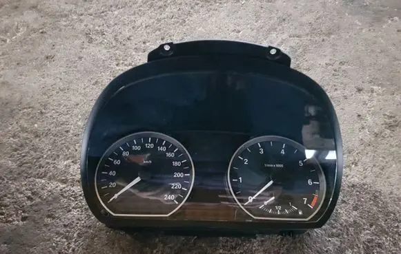 BMW 1 E81 E87 Speedometer (instrument cluster) 1024932