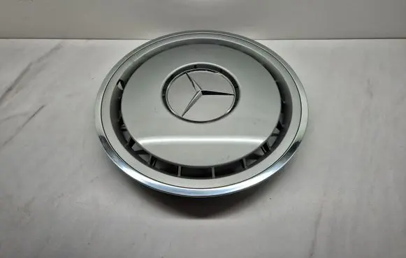 Mercedes-Benz E W124 R15 wheel hub/cap/trim 1244010924