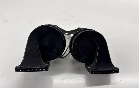 Chevrolet Camaro Horn signal 23467528