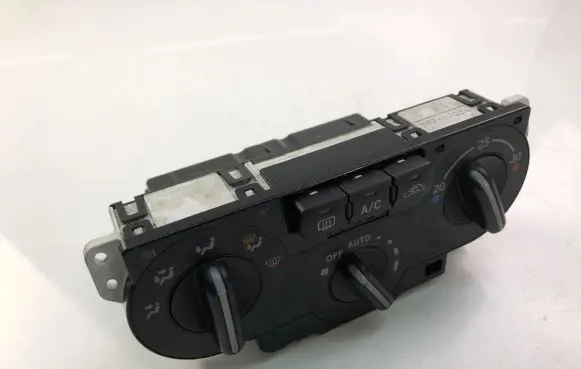 Subaru Impreza II Interior fan control switch 72311FE001