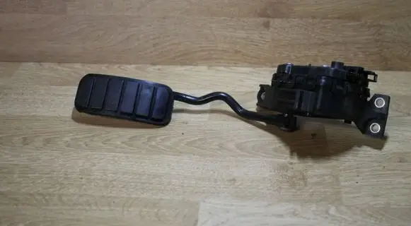 Renault Laguna II Accelerator throttle pedal 8200002905