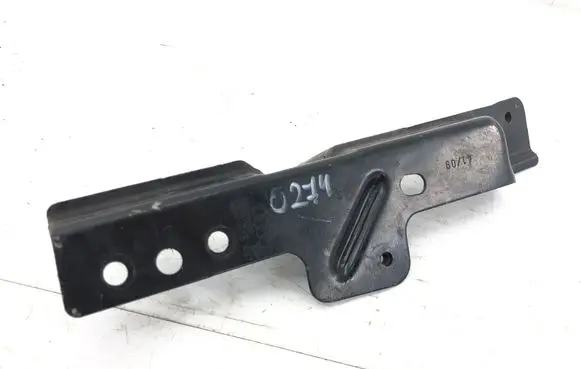 Audi Q7 4L Fender mounting bracket 4L0805698