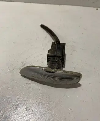 Volvo V70 Front fender indicator light 8658945