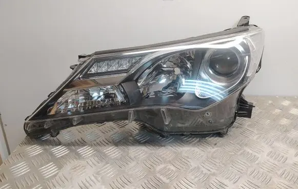 Toyota RAV 4 (XA40) Headlight/headlamp