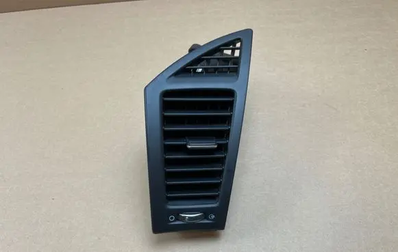 Hyundai i40 Dashboard side air vent grill/cover trim 3Z9748000