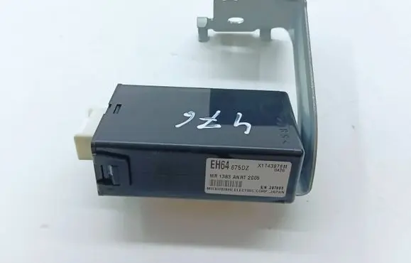 Mazda CX-7 Door central lock control unit/module EH64675DZ X1T43876M