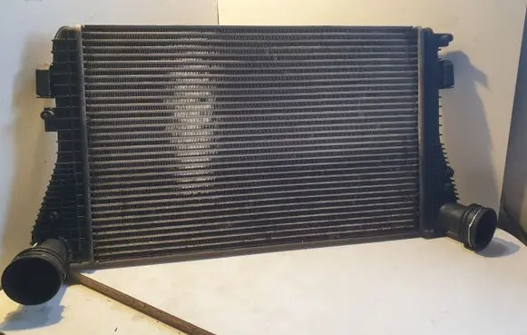 Volkswagen Touran I Intercooler radiator 1K0145803