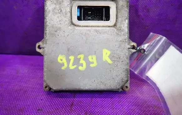 Ford Mondeo Mk III Voltage converter/converter module 
