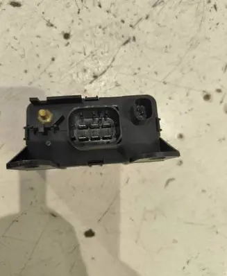 Volkswagen PASSAT B6 Glow plug pre-heat relay 132159
