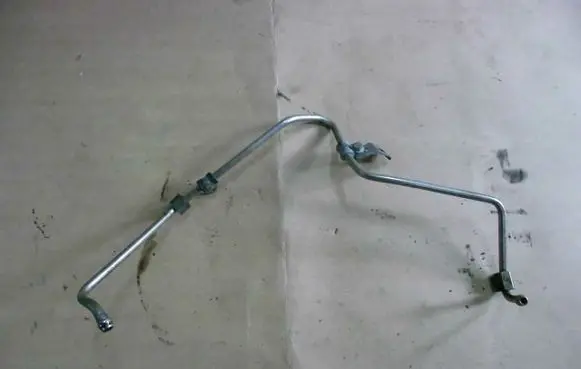 Volkswagen Golf V Turbo turbocharger oiling pipe/hose