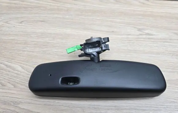 Volvo V70 Rear view mirror (interior) E11026022 E11030038