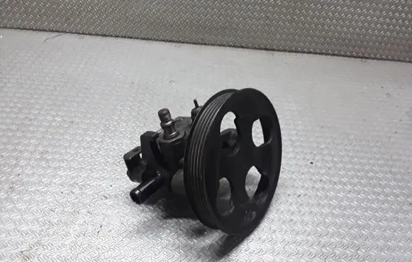 Mitsubishi Carisma Power steering pump