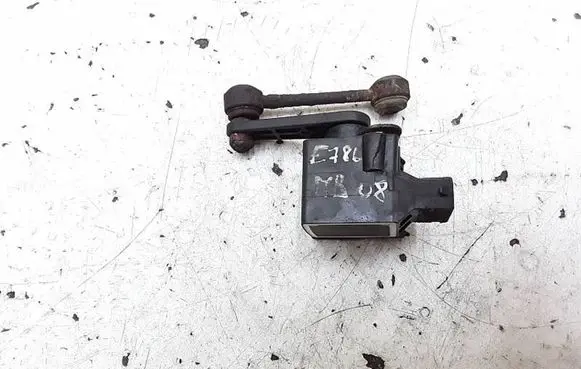 Mercedes-Benz B W245 Air suspension front height level sensor A0105427717