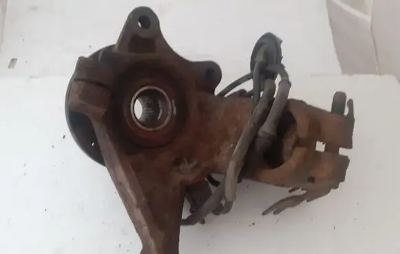 Citroen Xsara Picasso Front wheel hub