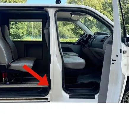 Volkswagen Transporter - Caravelle T5 Sliding door trim 7H0843640D