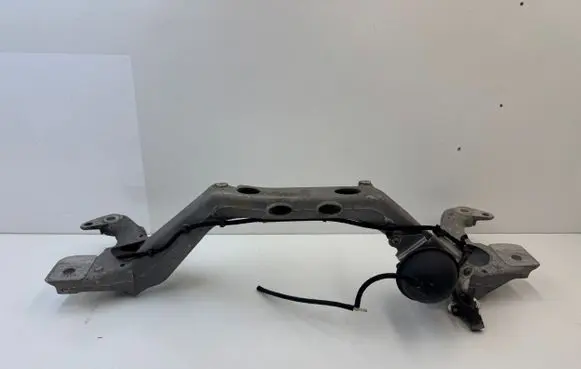 Volkswagen Touareg II Engine mounting bracket 7L8199207A