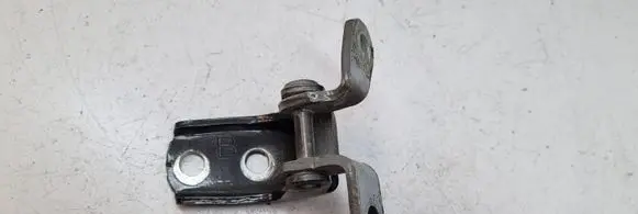 Honda CR-V Rear door lower hinge