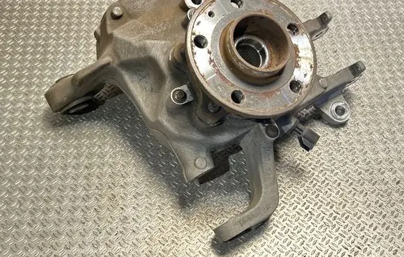 Rear wheel hub