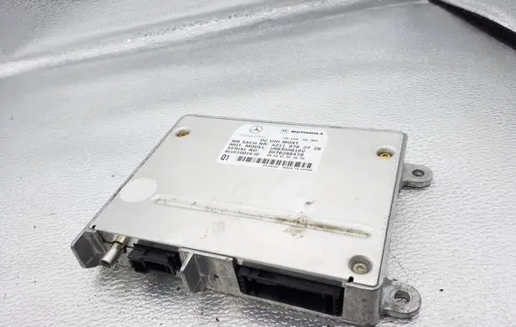 Mercedes-Benz E W211 Bluetooth control unit module A2118702726 DM70288478