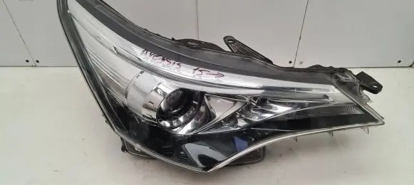 Toyota Avensis T270 Headlight/headlamp 27016830