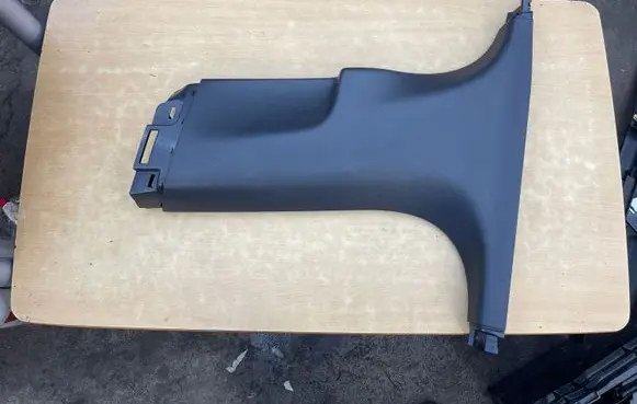 Tesla Model 3 (B) pillar trim (bottom) 108629600J