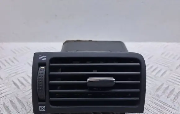 Toyota Avensis T250 Dashboard side air vent grill/cover trim 5565005130