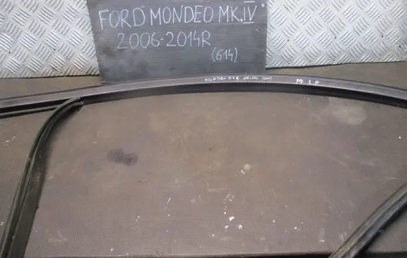 Ford Mondeo MK IV Rubber seal loading door 