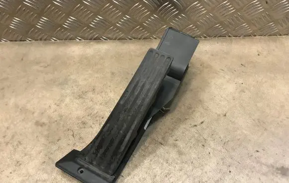 BMW 5 E60 E61 Accelerator throttle pedal 6766930