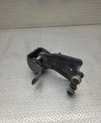 Mercedes-Benz Vito Viano W447 Sliding door middle roller runner A4477600347