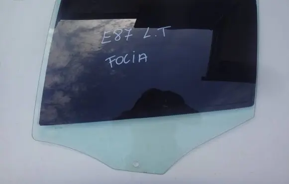 BMW 1 E81 E87 Rear door window glass