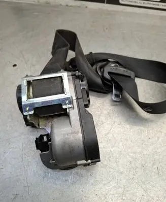 Mercedes-Benz ML W164 Front seatbelt 33033476