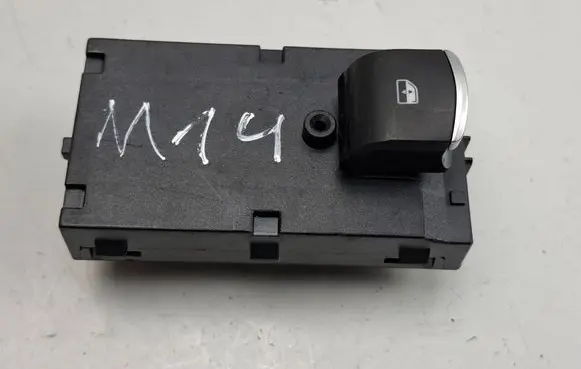Alfa Romeo Giulia Electric window control switch 01561092280 25817SWX0A