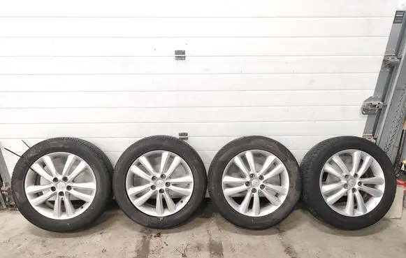 Opel Vivaro R18 alloy rim 