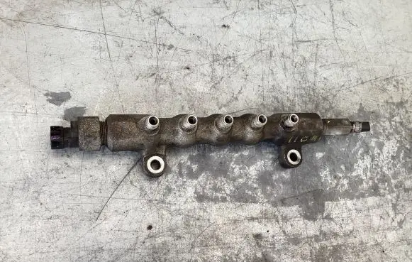 Toyota Avensis T250 Fuel main line pipe